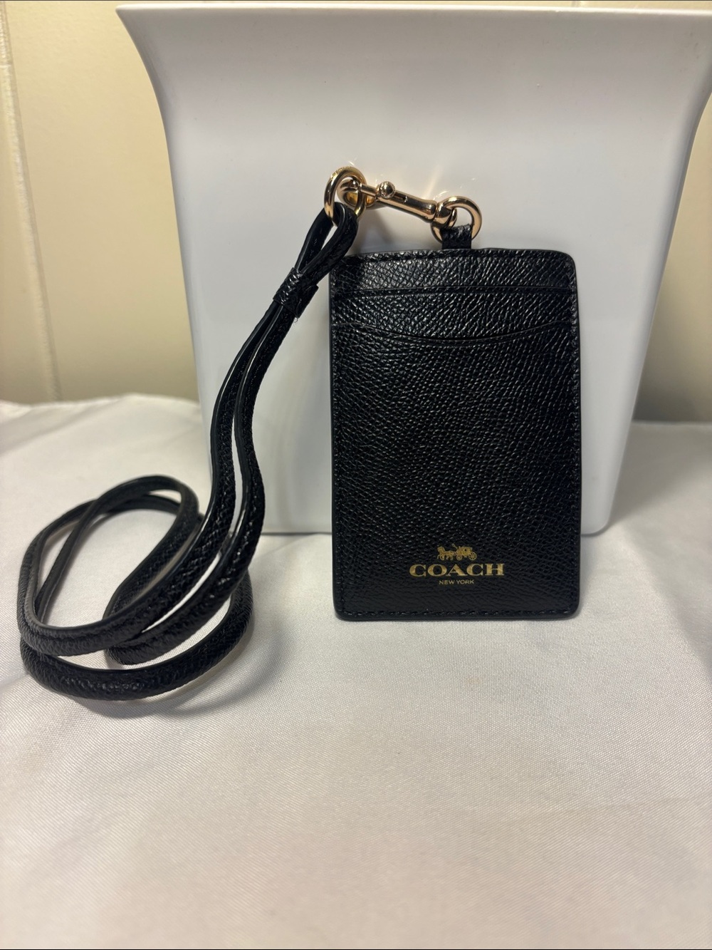 🏷️ NWT Coach ID Lanyard Badge Holder in Crossgrain Leather Black Gold